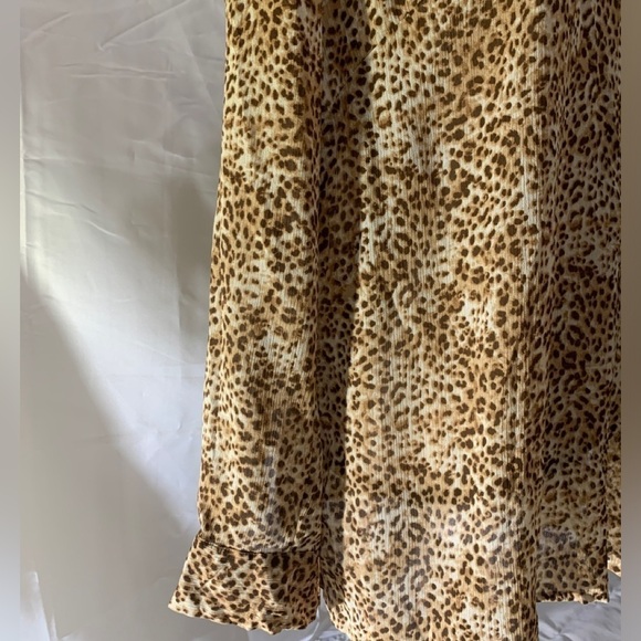 3/$28❤️EMMA&JAMES animal print V-neck long sleeve top size 12 - Picture 3 of 7